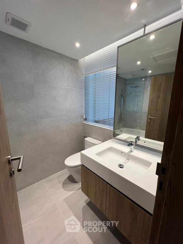 picture 2-BR Condo at Baan Ploenchit near BTS Nana (ID 1443469) - 11/11