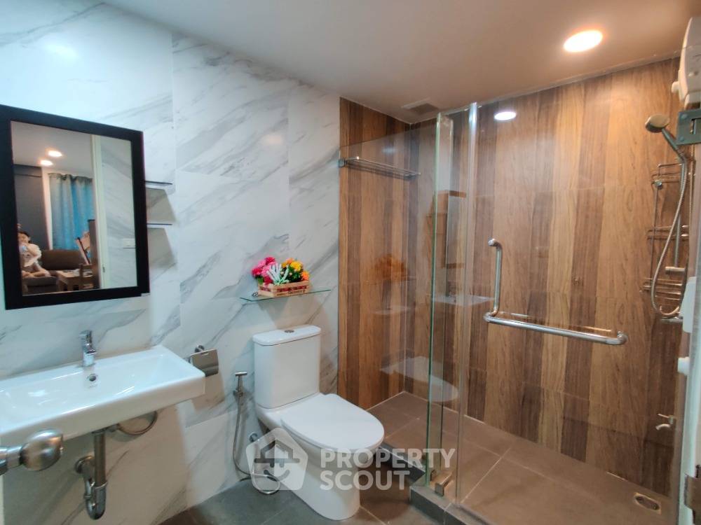 picture 2-BR Condo at Ratchada Orchid near MRT Sutthisan (ID 1901553) - 7/11