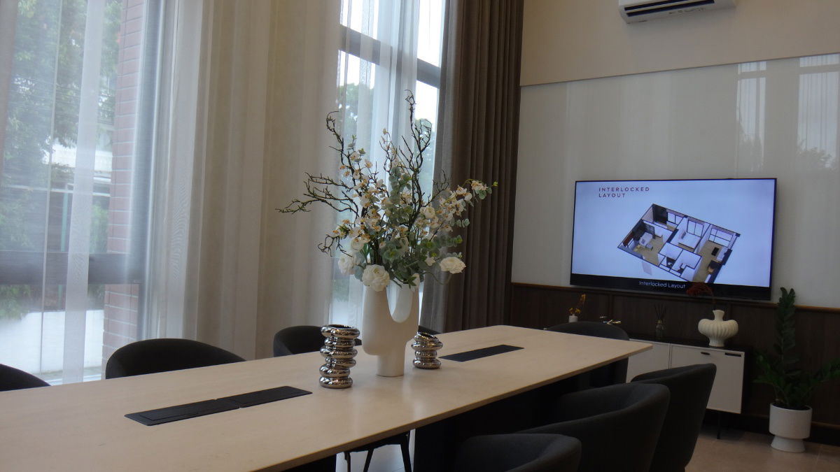 picture Luxury Home Office for Sale on Sukhumvit 77 – Business District, 5 Floors with Rooftop, Equipped with Elevator and Fire Escape - 16/25