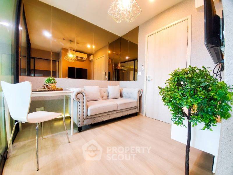 picture 1-BR Condo at Life Asoke near ARL Makkasan (ID 997274) - 5/11