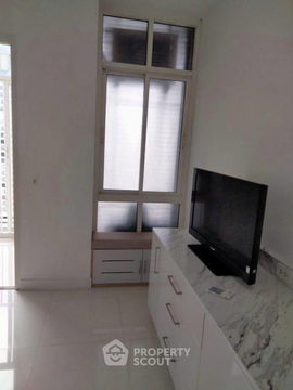 1-BR Condo at Ideo Verve Sukhumvit near BTS On Nut (ID 1991548)