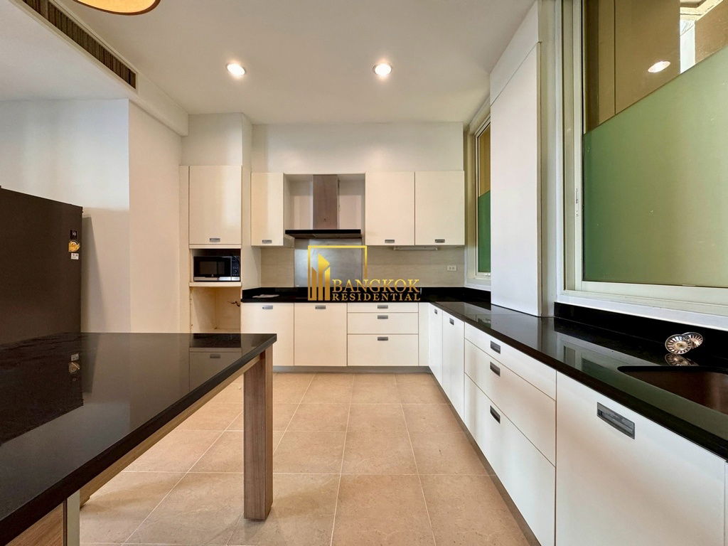picture Very Spacious 4 Bedroom Luxury Apartment in Phrom Phong - BR0028AP - 18/56