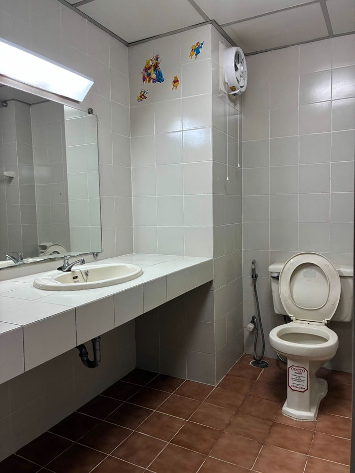 picture Room for Rent at Lam Chabang Tower 13fl.  6,500 baht/month please contact Khun Sarayuth 085 508 0978 - 9/12