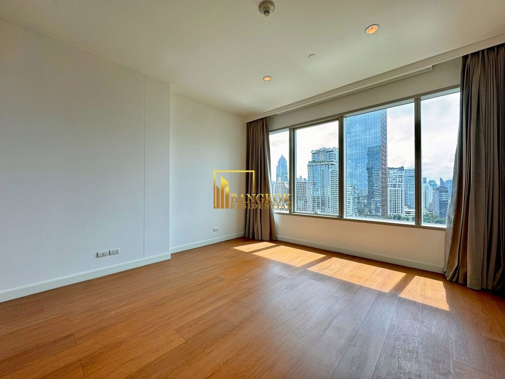 รูป 185 Rajadamri | Impressive 3 Bed Luxury Duplex Condo For Rent - BR13826CD - รูปที่ 17/58
