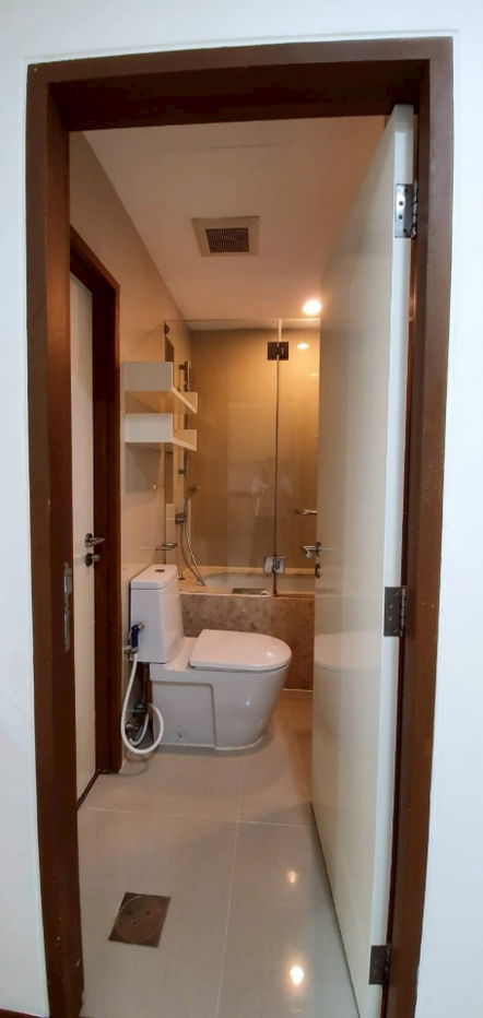 picture ST246 High-Floor Corner Unit at Sathorn Gardens Condominium Prime Location in the Heart of Sathorn, Next to Malaysian Embassy - 11/13