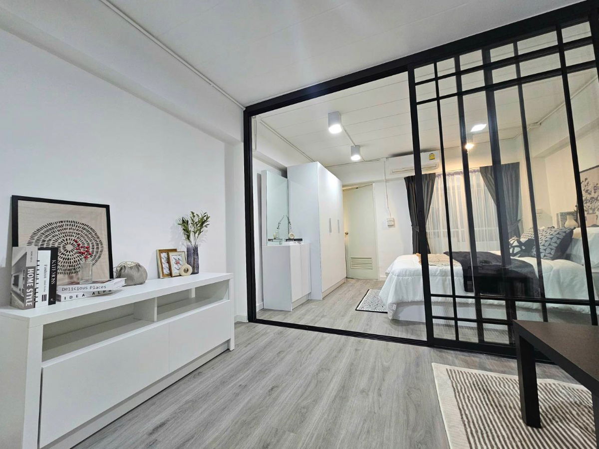 picture For Sale Only !!!! Condos under a million baht, this way! 🐈‍⬛🐕🦮🐕‍🦺🐈‍⬛🐈🐱🐺🐶 Pet-friendly, great value, plenty of parking! - 6/8