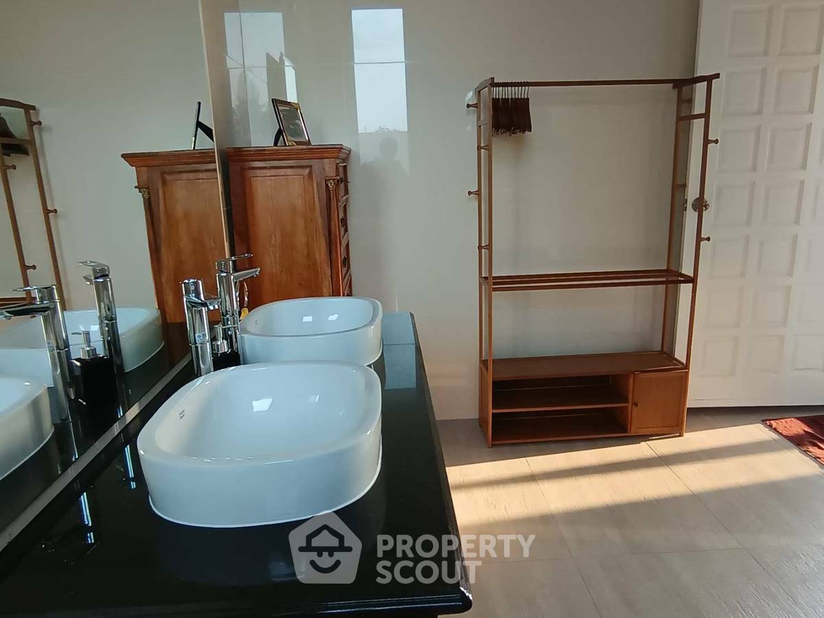 picture 3-BR Villa in Wang Phong (ID 2313048) - 9/14
