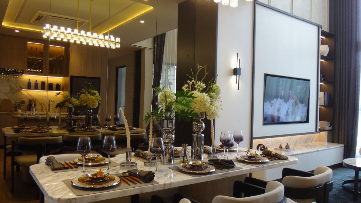 picture Luxury Home Office for Sale on Sukhumvit 77 – Business District, 5 Floors with Rooftop, Equipped with Elevator and Fire Escape - 7/25