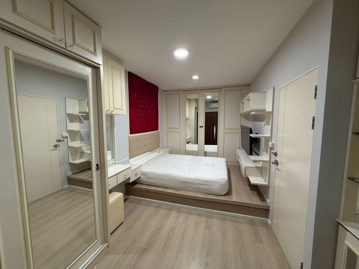 picture Townhome for Rent: Baan Klang Muang Sukhumvit 77 - 8/16