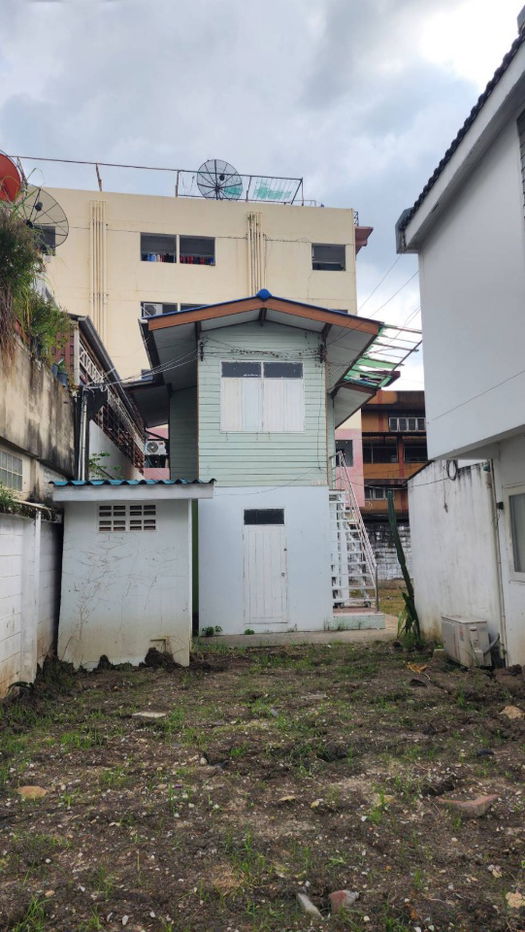picture Urgently for rent, 2-storey detached house ***Newly renovated, just finished, in Soi Ram Intra 19 - 4/18
