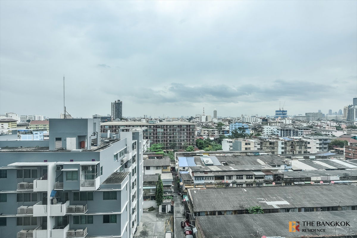 picture  Hot Deal! 🔥 Rare Find at Hive Taksin, Near BTS Wongwian Yai  - 10/11