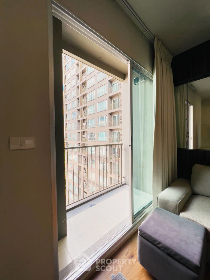 picture 1-BR Condo at Hive Taksin near BTS Wongwian Yai (ID 972773) - 3/18