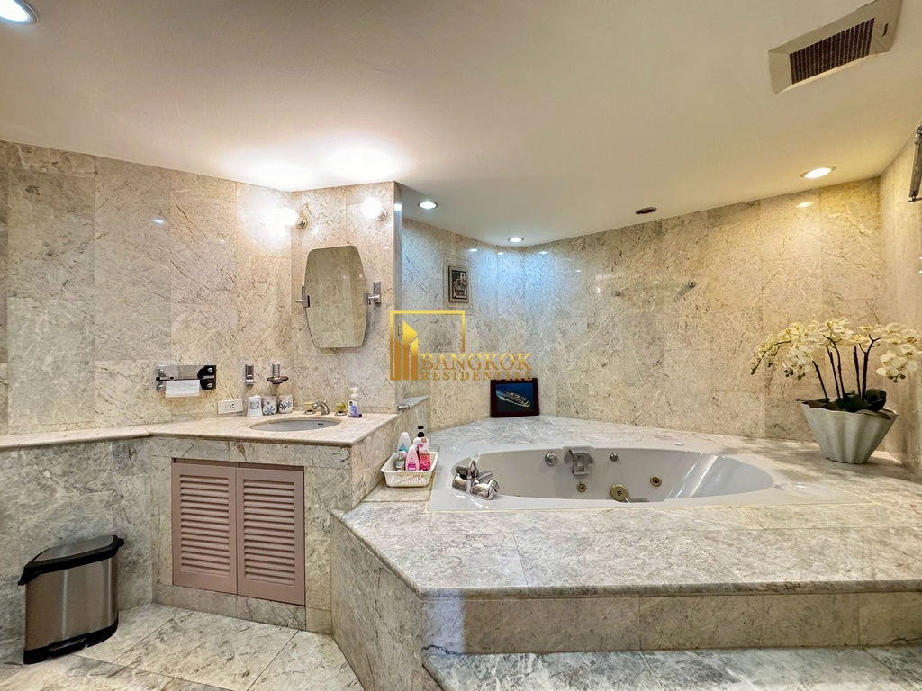 picture Supakarn Condo | Elegant 3 Bedroom Riverside Condo For Sale - BR60587CD - 22/48