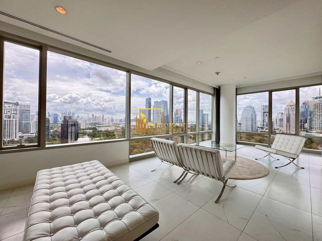 รูป 185 Rajadamri | Impressive 3 Bed Luxury Duplex Condo For Rent - BR13826CD - รูปที่ 25/58