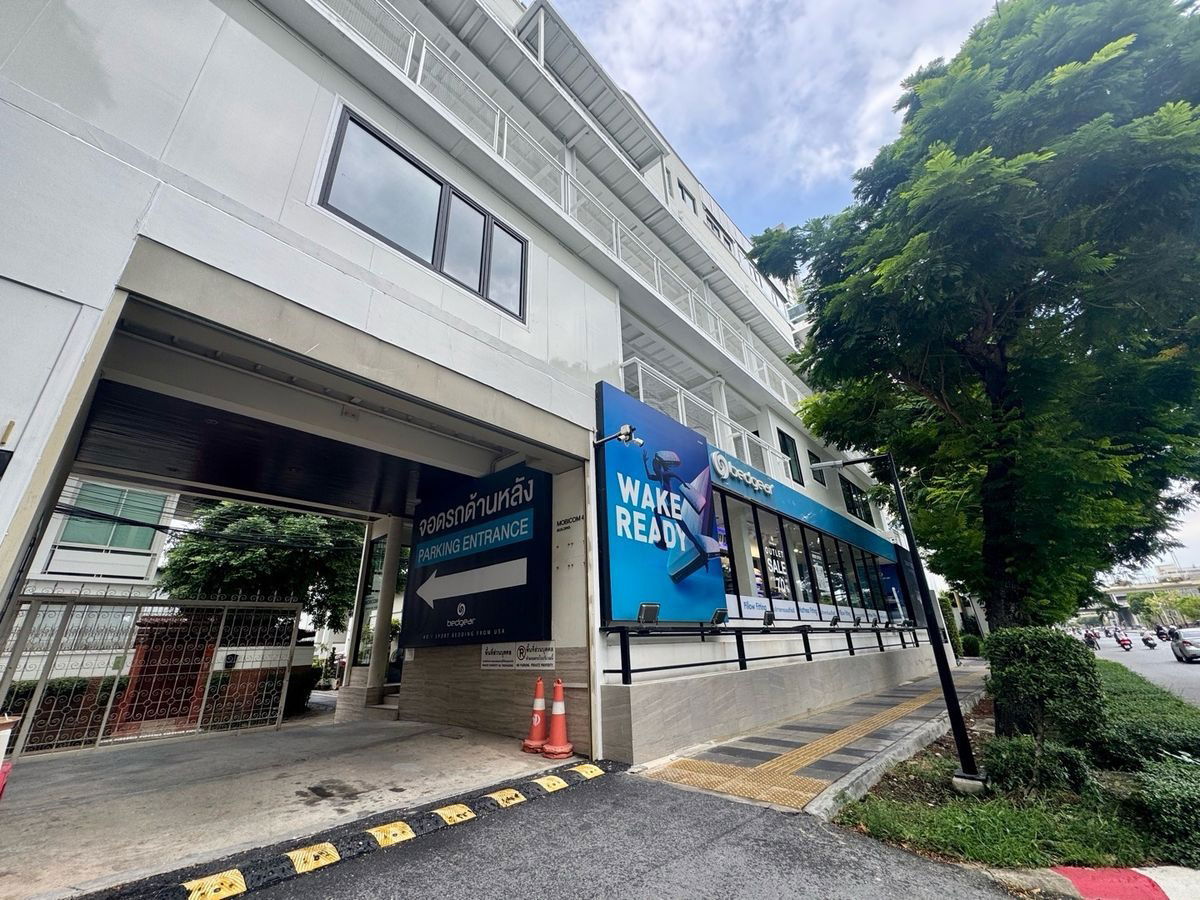 รูป WS3782 🏢 ให้เช่าพื้นที่เชิงพาณิชย์ — หน้าร้านบนถนนสายหลัก Sathorn – Narathiwas ราคาเพียง 150,000/เดือน - รูปที่ 3/9