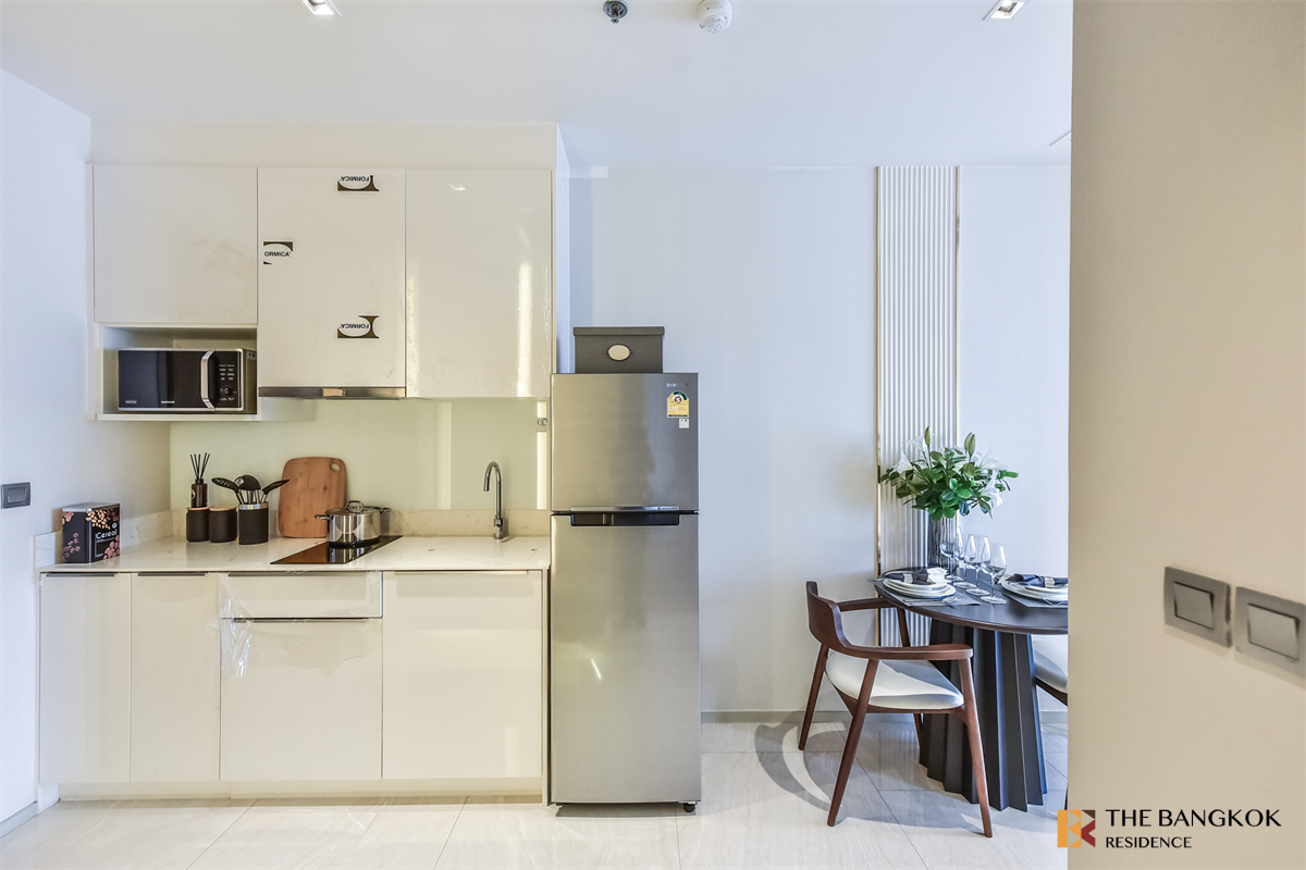 picture Book quickly before the room is gone!! Ashton Silom near BTS Chong Nonsi - 3/10