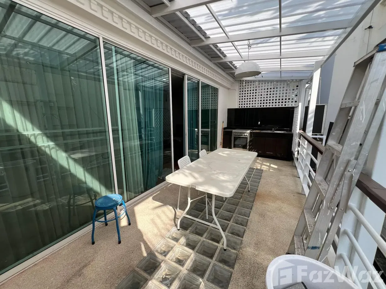 picture 4 Bedroom Townhouse for sale in Khlong Toei Nuea, Bangkok  5669549 - 18/31