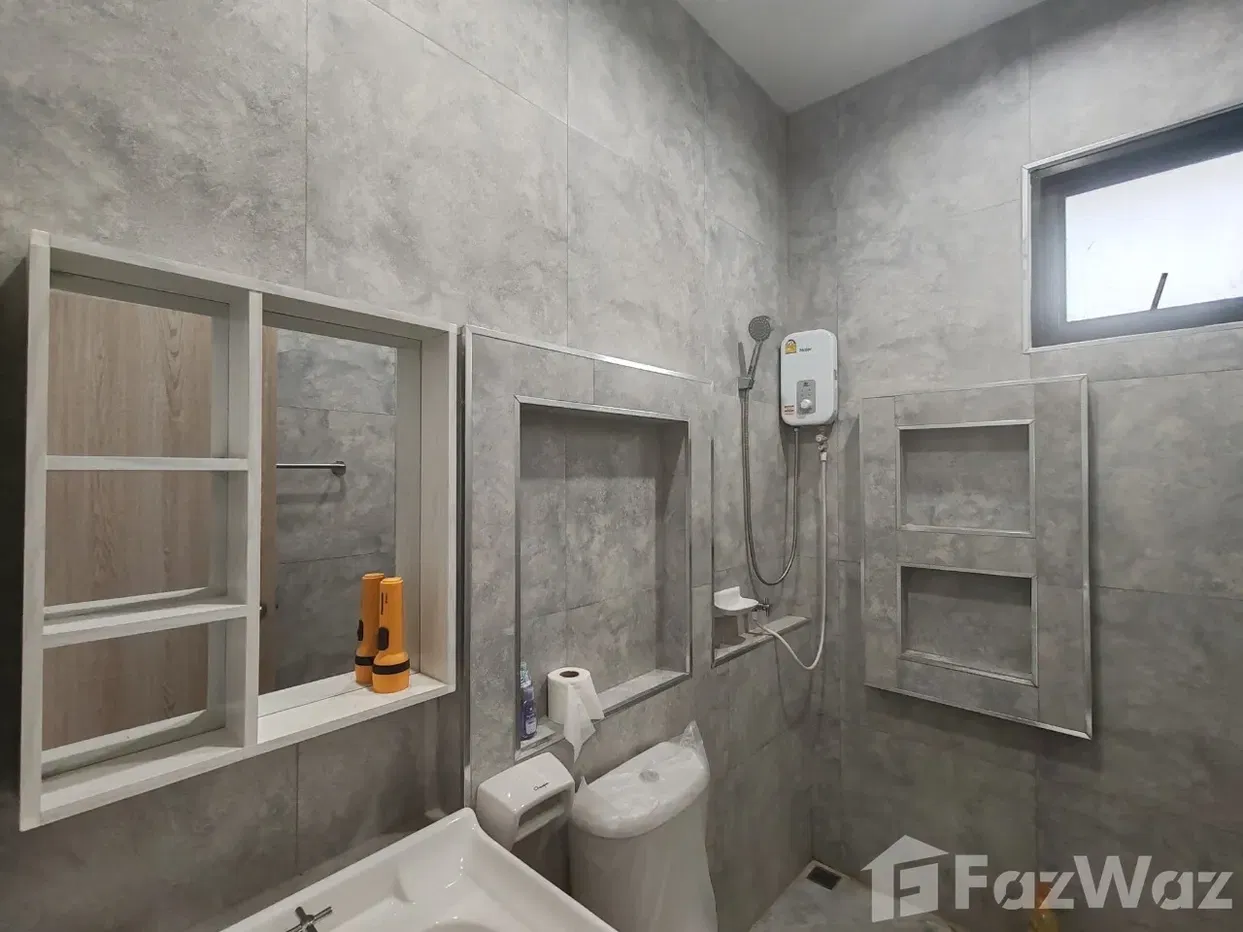 picture This charming corner lot house 3 bedrooms 1947986 - 8/12