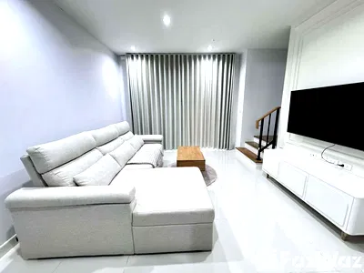 ทาวน์โฮมให้เช่า : ทาวน์เฮ้าส์ให้เช่า 3 ห้องนอน ในโครงการ บ้านกลางเมือง พระราม 9-กรุงเทพกรีฑา 5728760