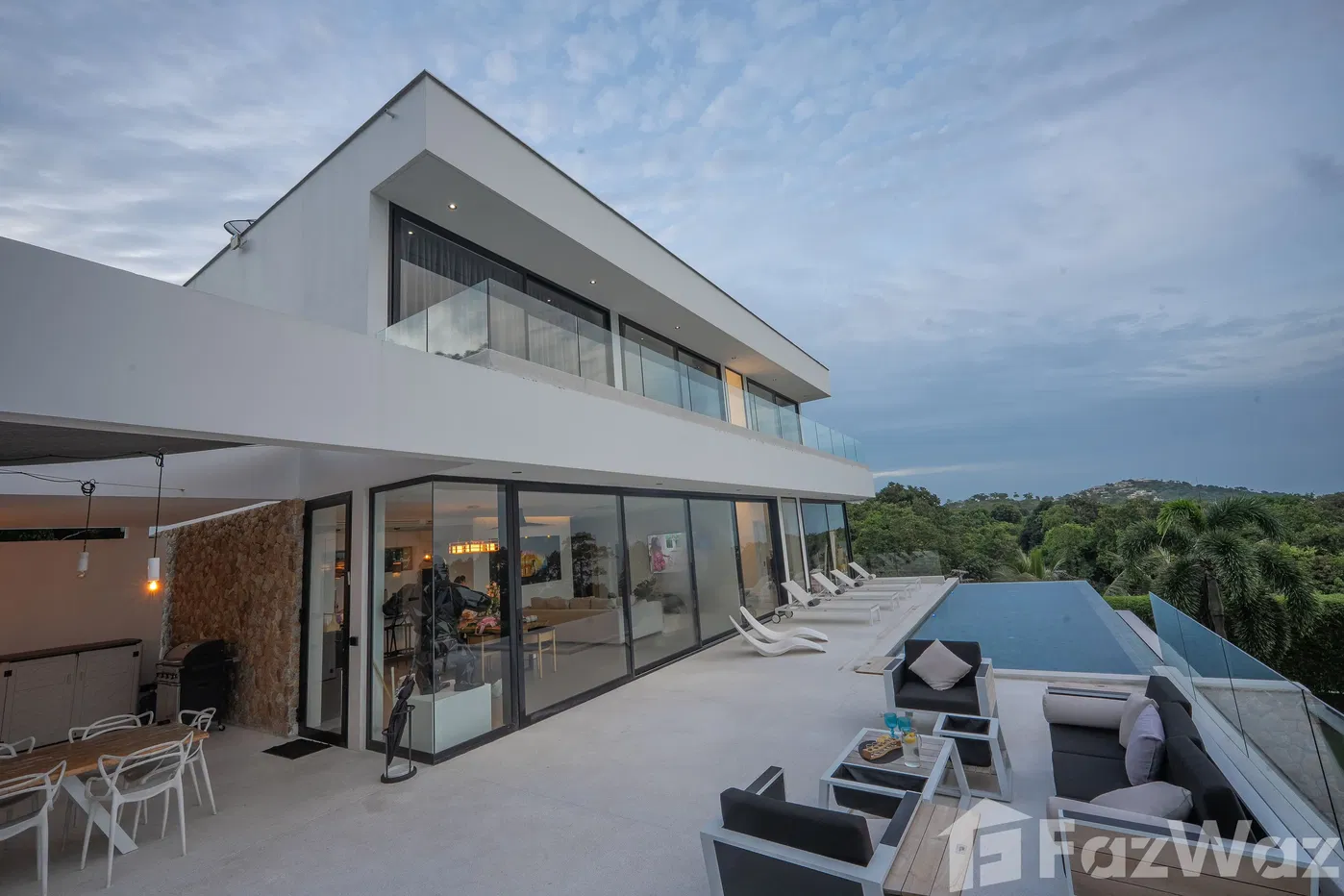 picture Contemporary 6-Bedroom Sea View Villa 5606118 - 3/20