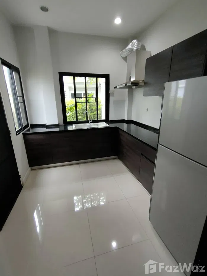 picture House for Sale and Rent at H Living Village near Motor way 2013687 - 5/12