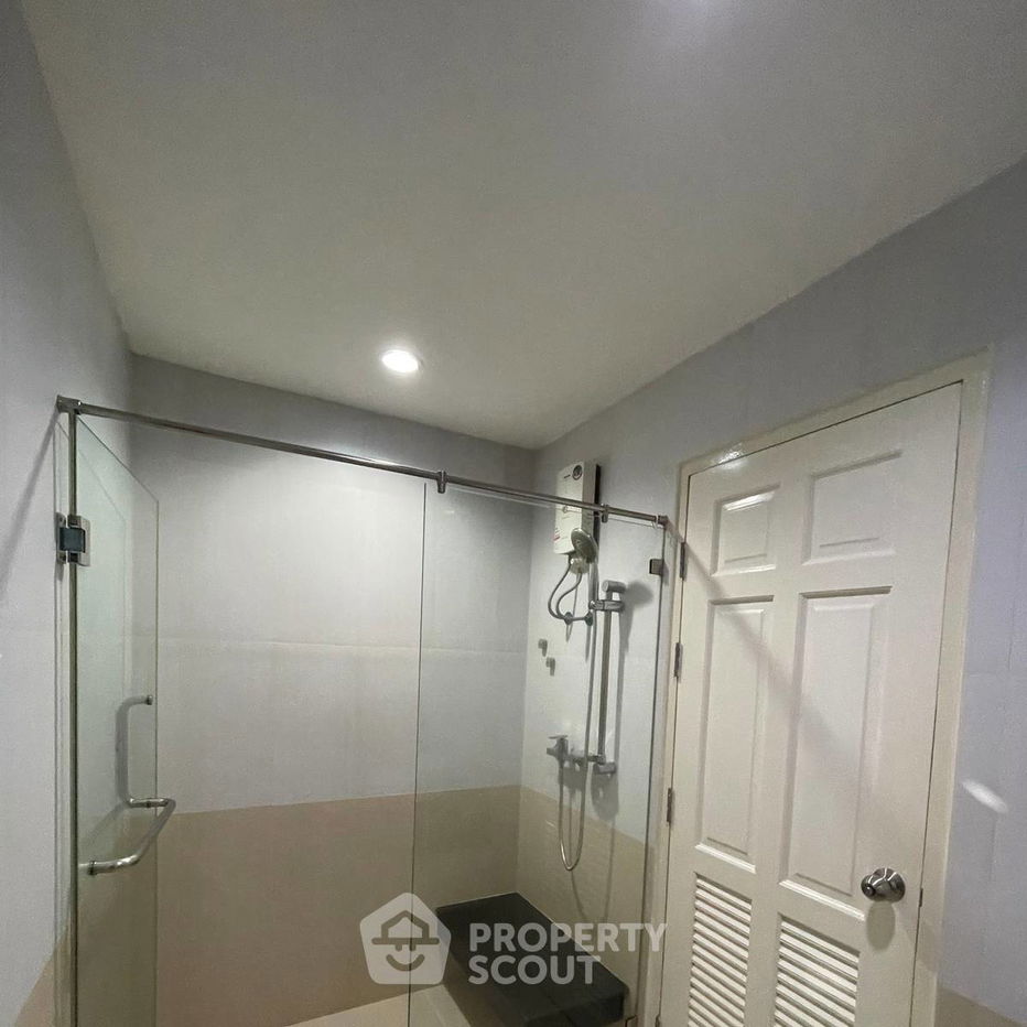 picture 1-BR Condo at Sukhumvit Living Town near MRT Phetchaburi (ID 687165) - 4/14