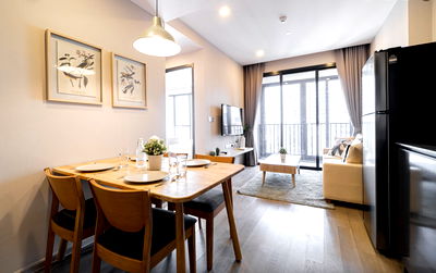 คอนโดให้เช่า : ว่างพร้อมอยู่! Ashton Asoke. 2นอน 47ตร.ม. Line id: @pfagent