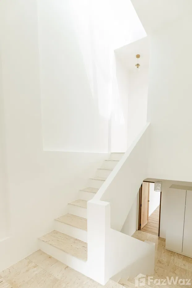 picture 4 Bedroom Townhouse for sale in Phra Khanong Nuea, Bangkok 2002374 - 12/12