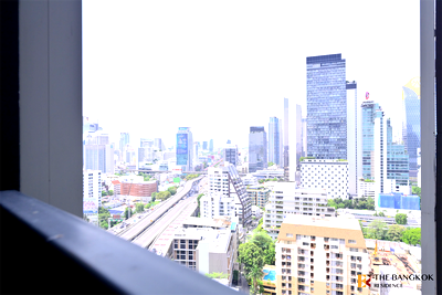 Condos for sale BTS Chit Lom : High-potential Location, Convenient Travel Life One Wireless