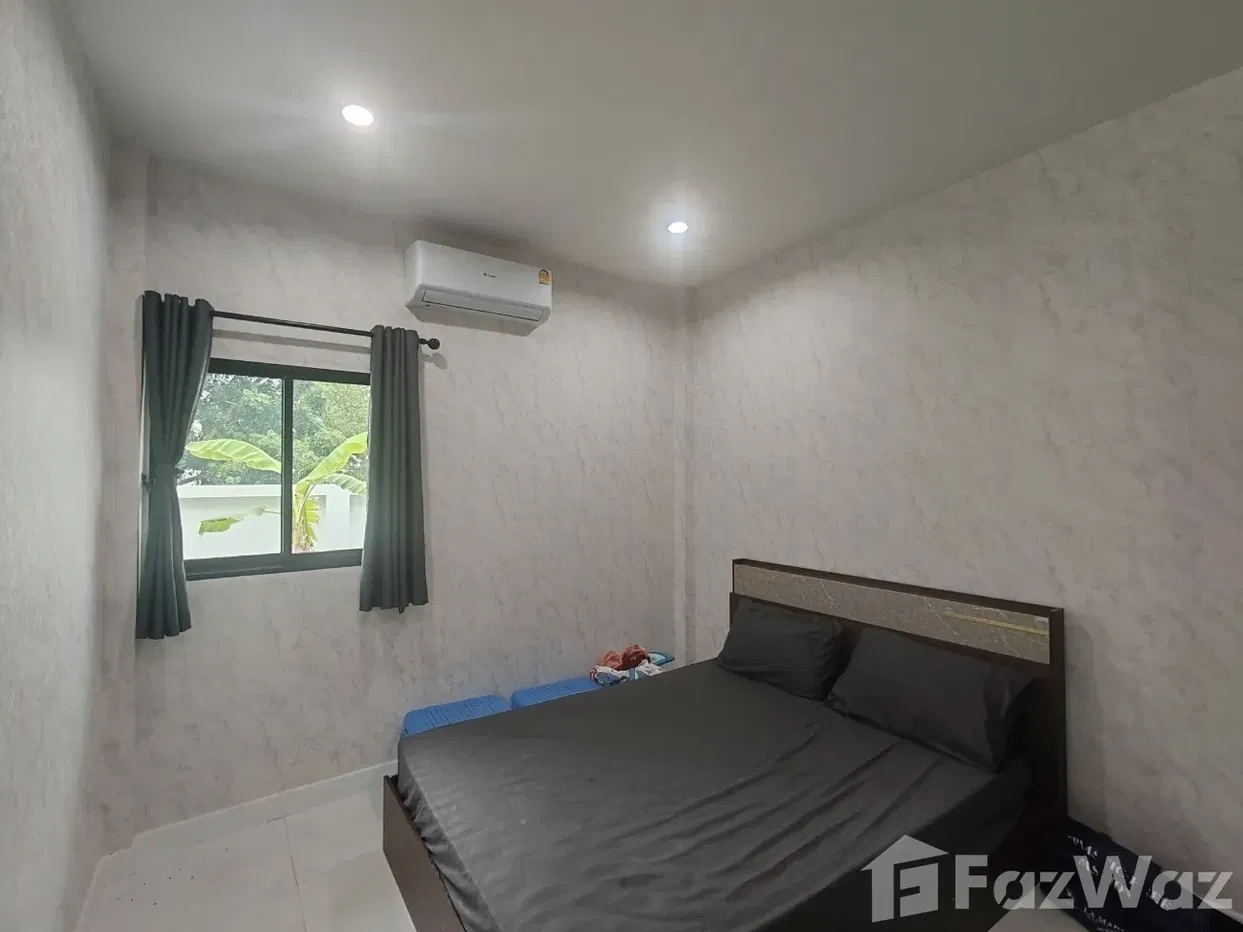 picture This charming corner lot house 3 bedrooms 1947986 - 9/12