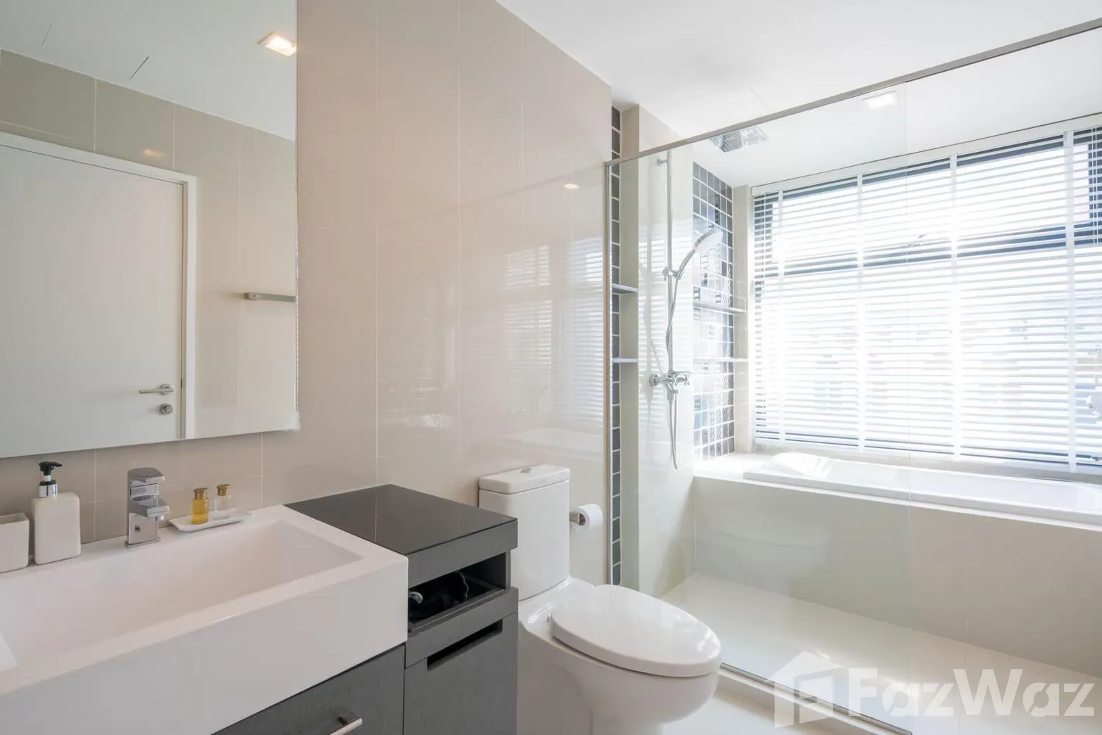 2bed high floor condo 5732654 - image 3