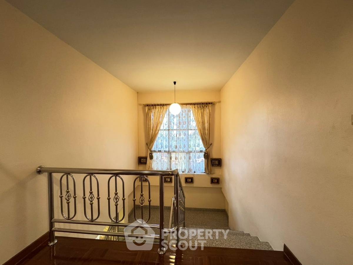 picture 3-BR House at Eakmongkol Village 1 close to Pattaya (ID 2137967) - 7/29