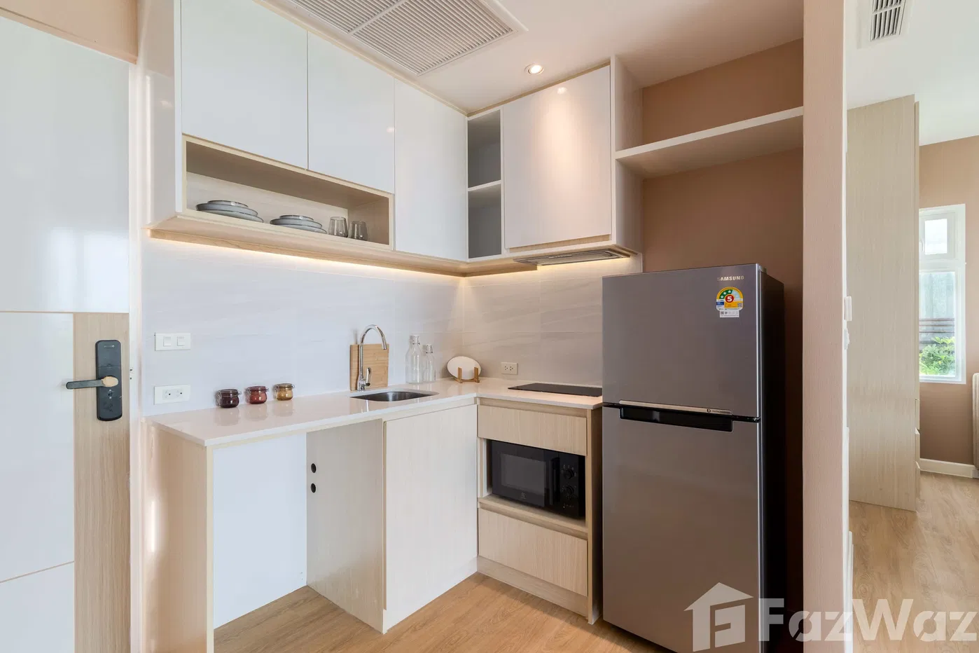 picture Unique 1 Bedroom Seaview Beachfront unit For Sale 5342047 - 2/11