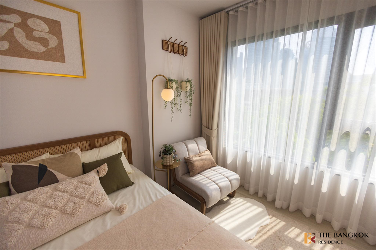 picture Life One Wireless  Condo in CBD, Below Market Price - 6/10