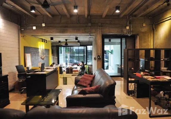 รูป ทาวน์เฮ้าส์ให้เช่า 4 ห้องนอน ใน ทุ่งมหาเมฆ, กรุงเทพมหานคร 1905952 - รูปที่ 2/5