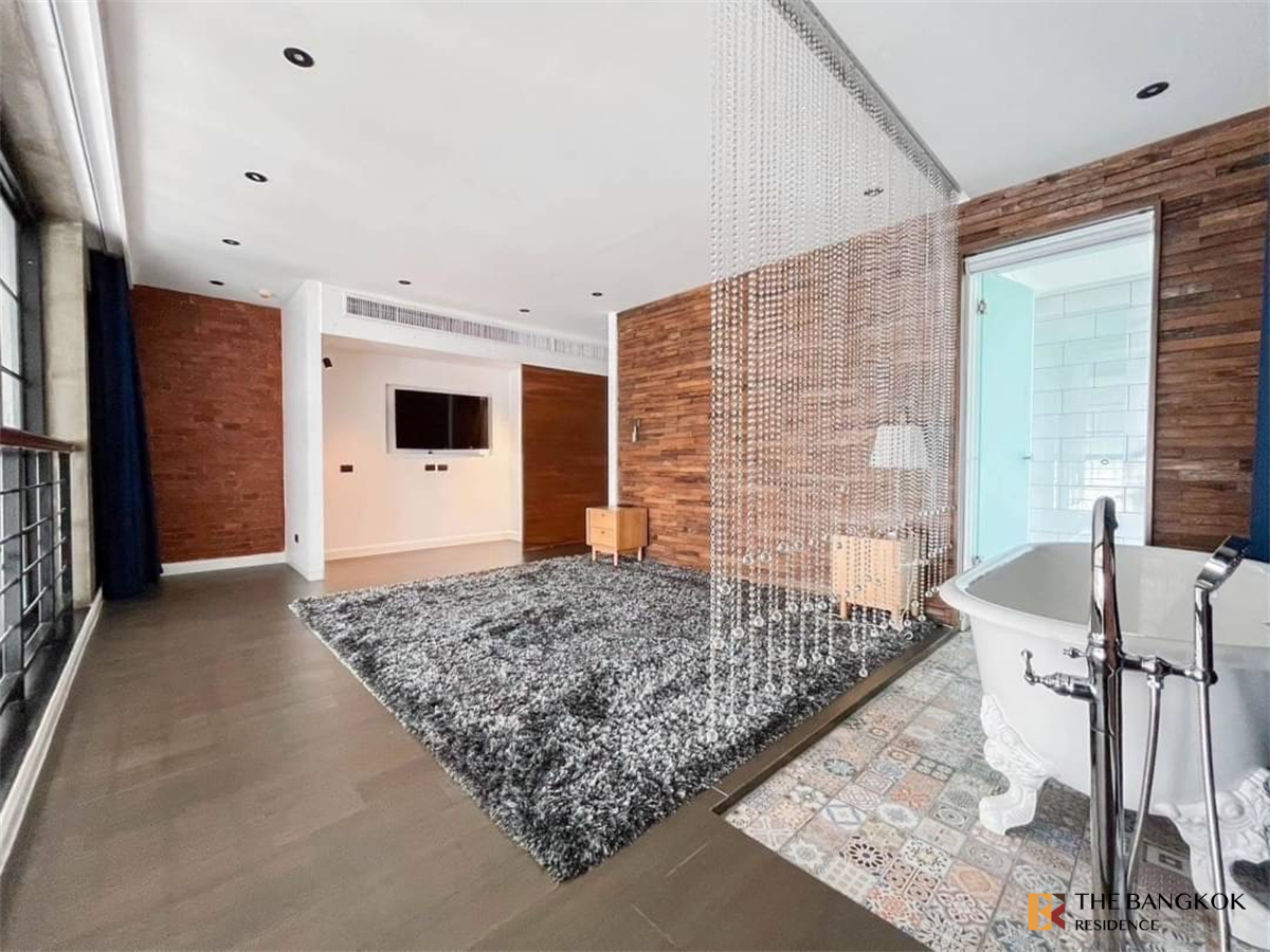 picture Penthouse Condominium 3 Premium Luxury Condo in Prime Location near BTS Ekkamai - 7/9