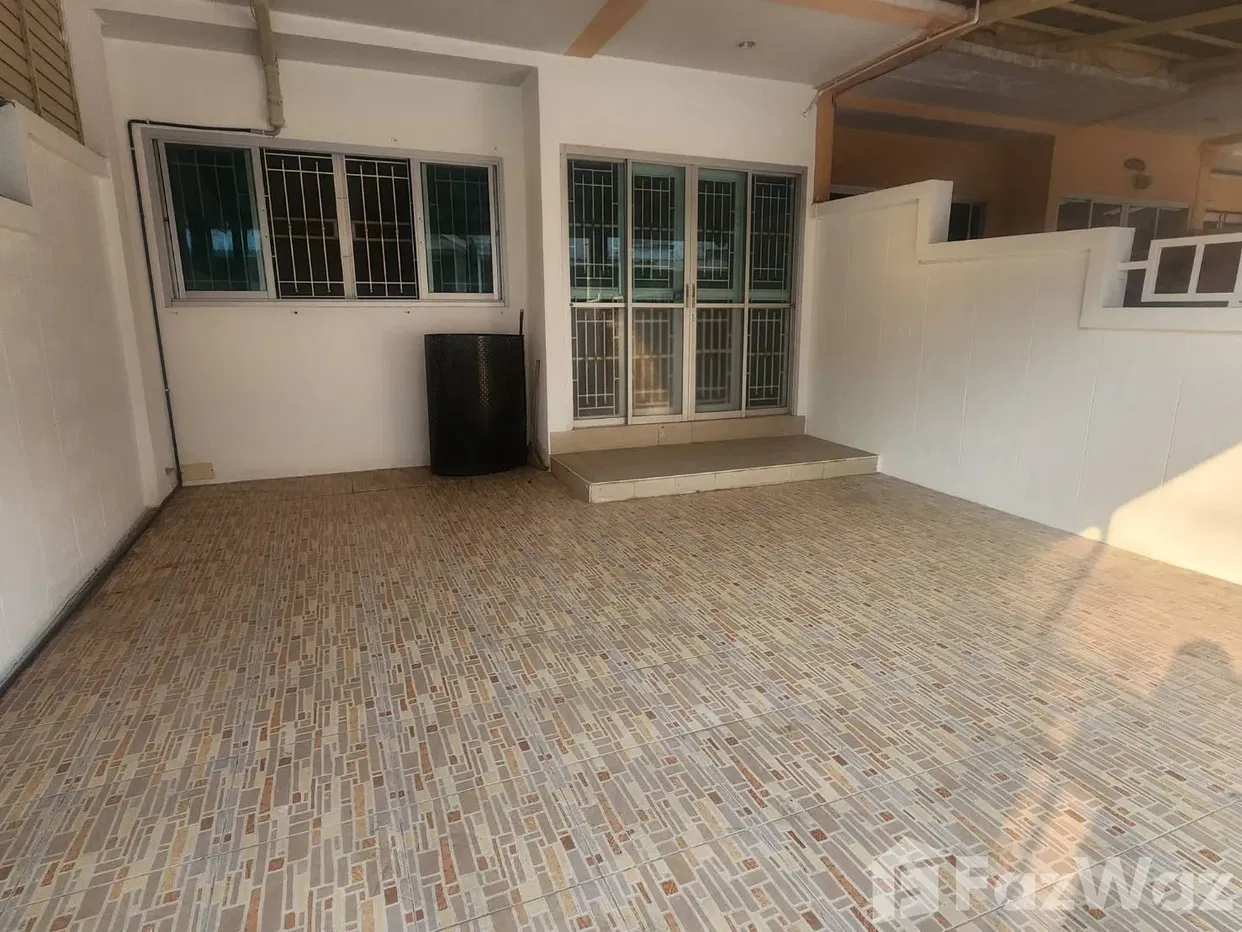 picture 3 Bedroom Townhouse for rent at Ratchathanee 7 1781436 - 2/6
