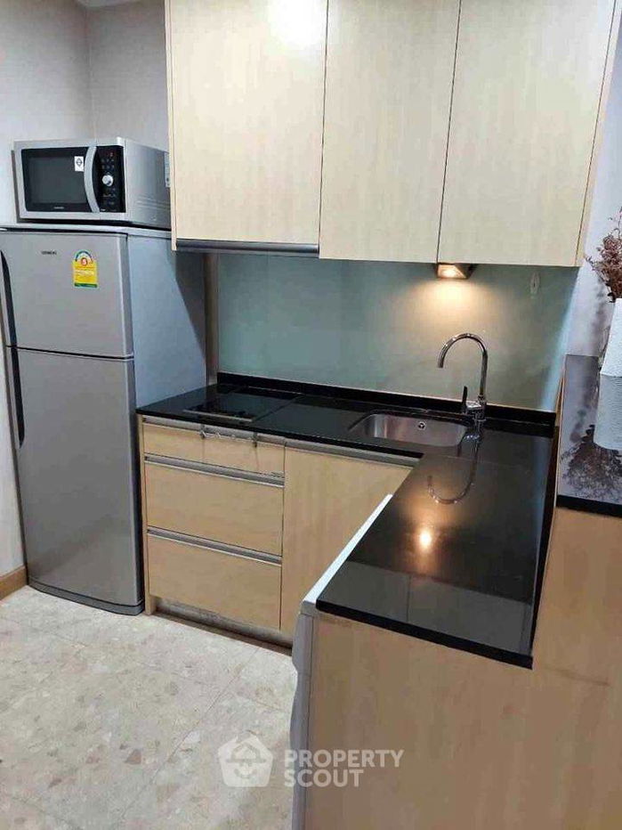 picture 1-BR Condo at Sathorn Gardens near MRT Si Lom (ID 1170748) - 2/11