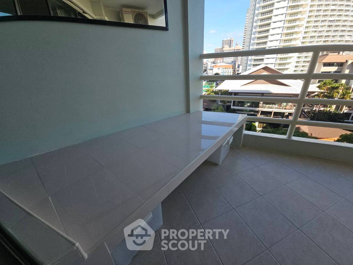 picture Studio Condo at View Talay 5 Condominium Jomtien close to Jomtien Beach (ID 2314615) - 4/8