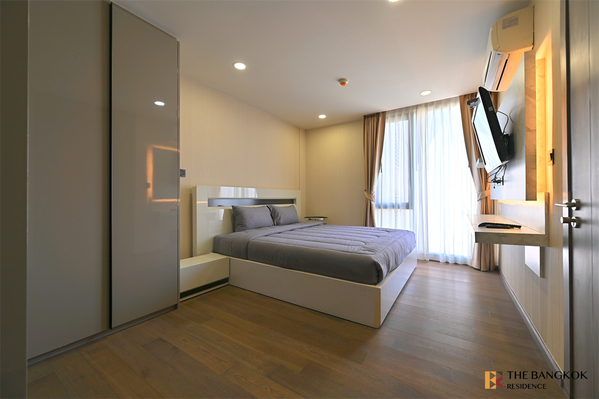 picture Klass Sarasin Rajdamri  Move-in Ready, Just Bring Your Stuff - 10/10