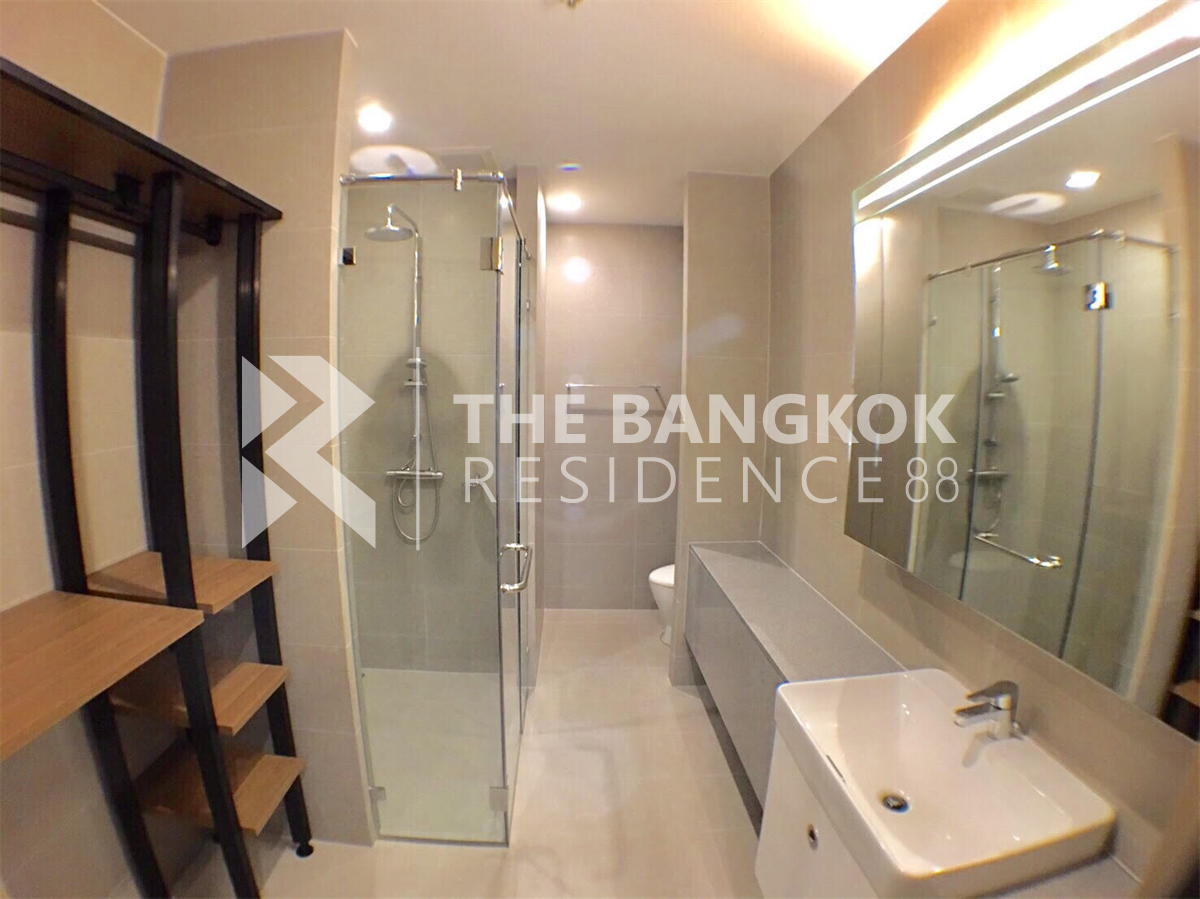 picture Noble Ploenchit near BTS Phloen Chit Ready-to-move-in Condo at an Amazing Price!! - 9/9