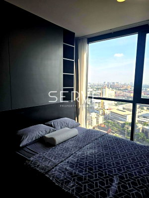 Condos for sale : 2 Beds with Bathtub & Washlet High Fl. 25+ Good Location Shuttle to BTS Thong Lo at OKA HAUS Sukhumvit 36 Condo / For Sale