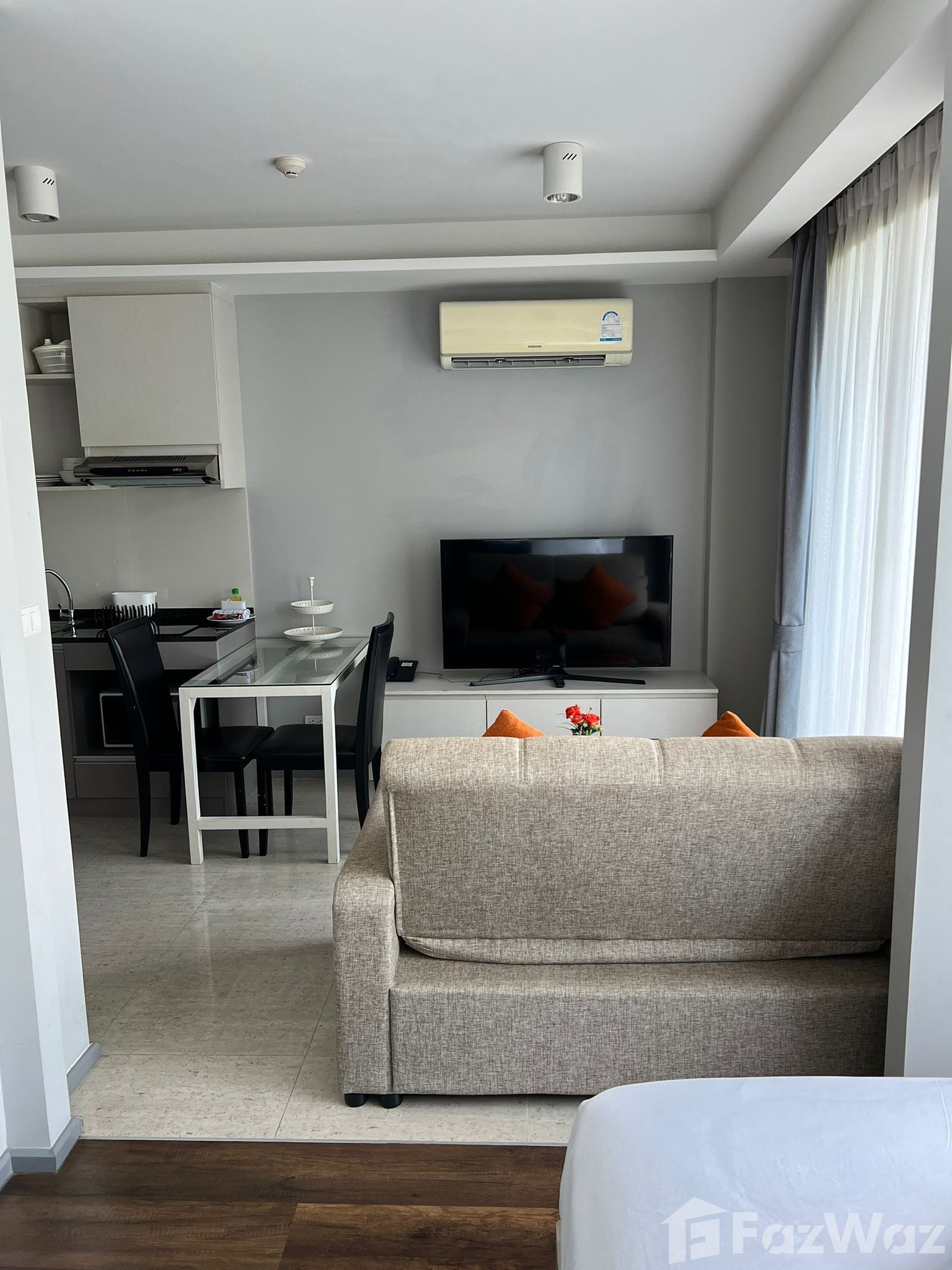 Immaculate Studio with Quality Fittings and Furniture  1222588 - image 5