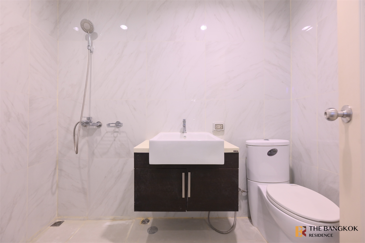 picture Villa Asoke near MRT Phetchaburi Station Beautiful Room, Ready-to-move-in - 4/9