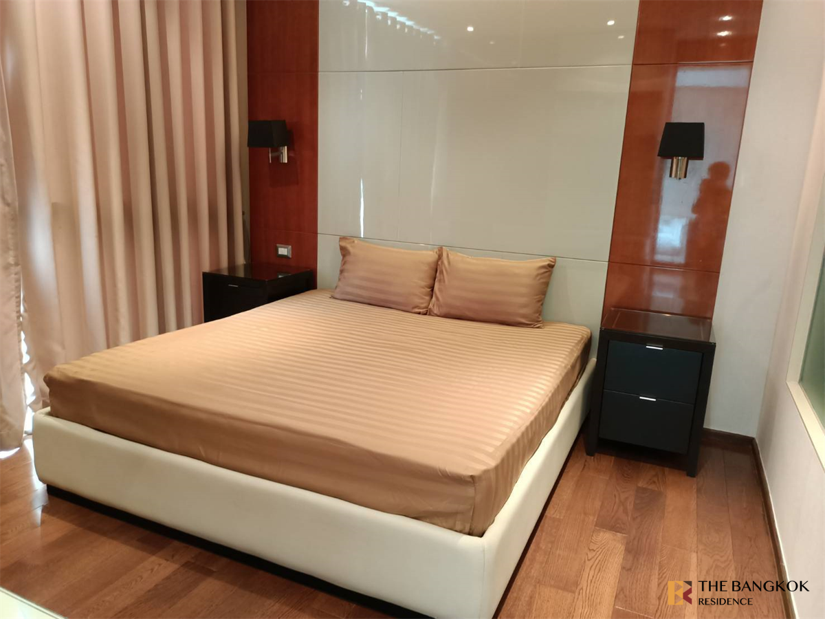 picture The Address Sukhumvit 28 Private Unit, Fully Equipped Common Area near BTS Phrom Phong - 5/10
