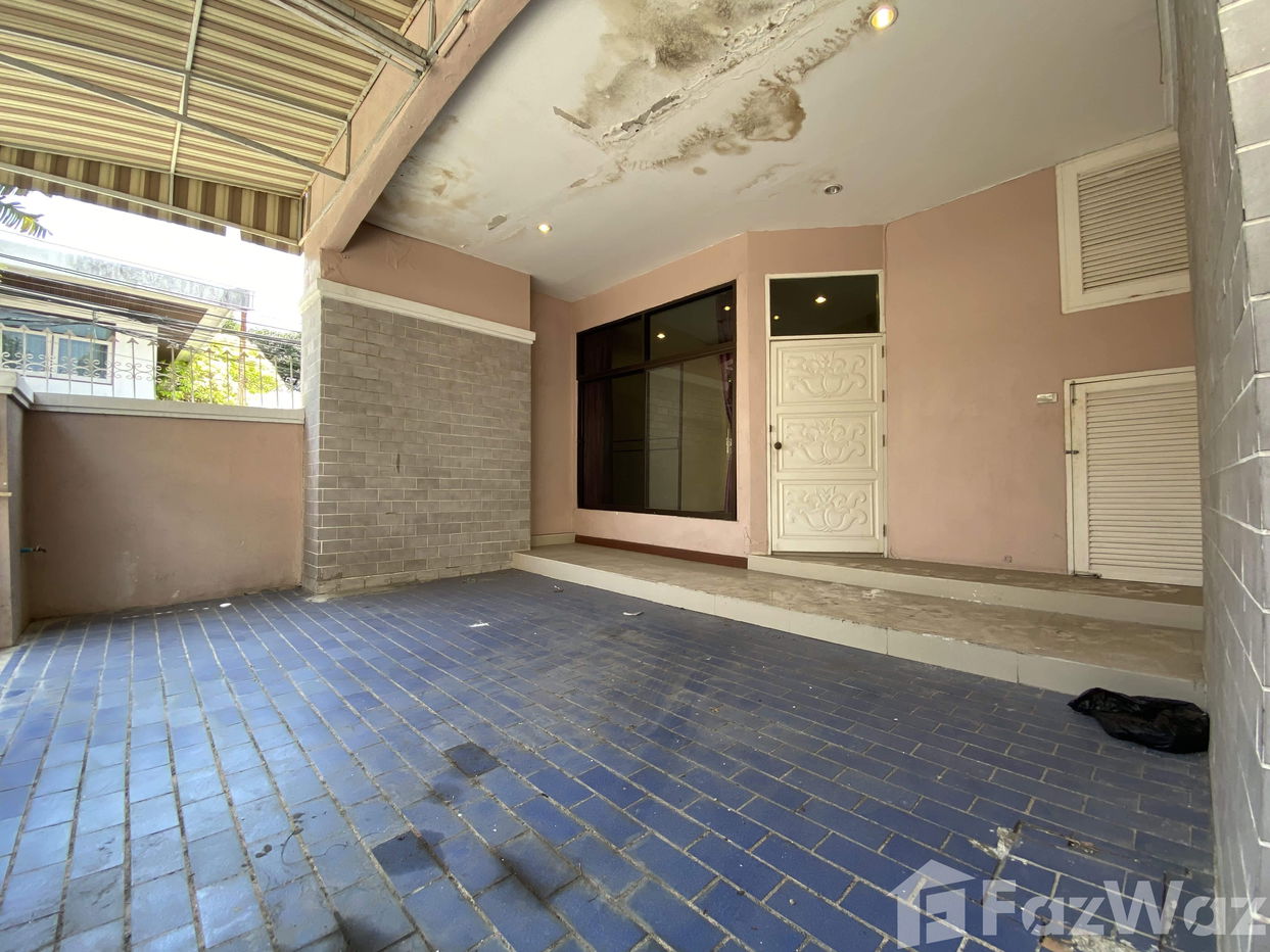 picture 4 Bedroom Townhouse for sale in Phra Khanong, Bangkok 1626778 - 2/36