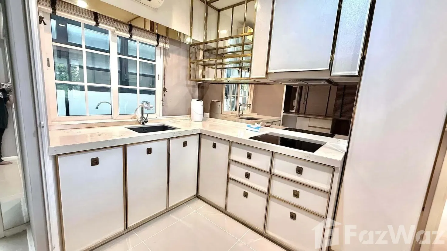 picture For Sale / Rent by Owner – Corner Detached House 5729131 - 3/9