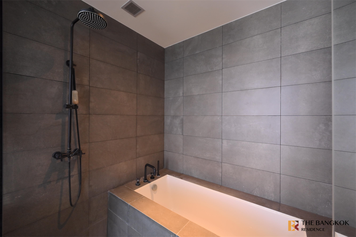picture Easy Start with a City Dweller Lifestyle The Lofts Asoke near MRT Phetchaburi Station - 2/10