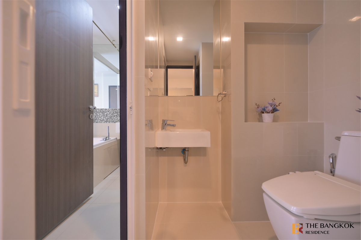 picture Convenient Travel, Great Value per Square Meter RHYTHM Sukhumvit 44/1 near BTS Phra Khanong - 6/10