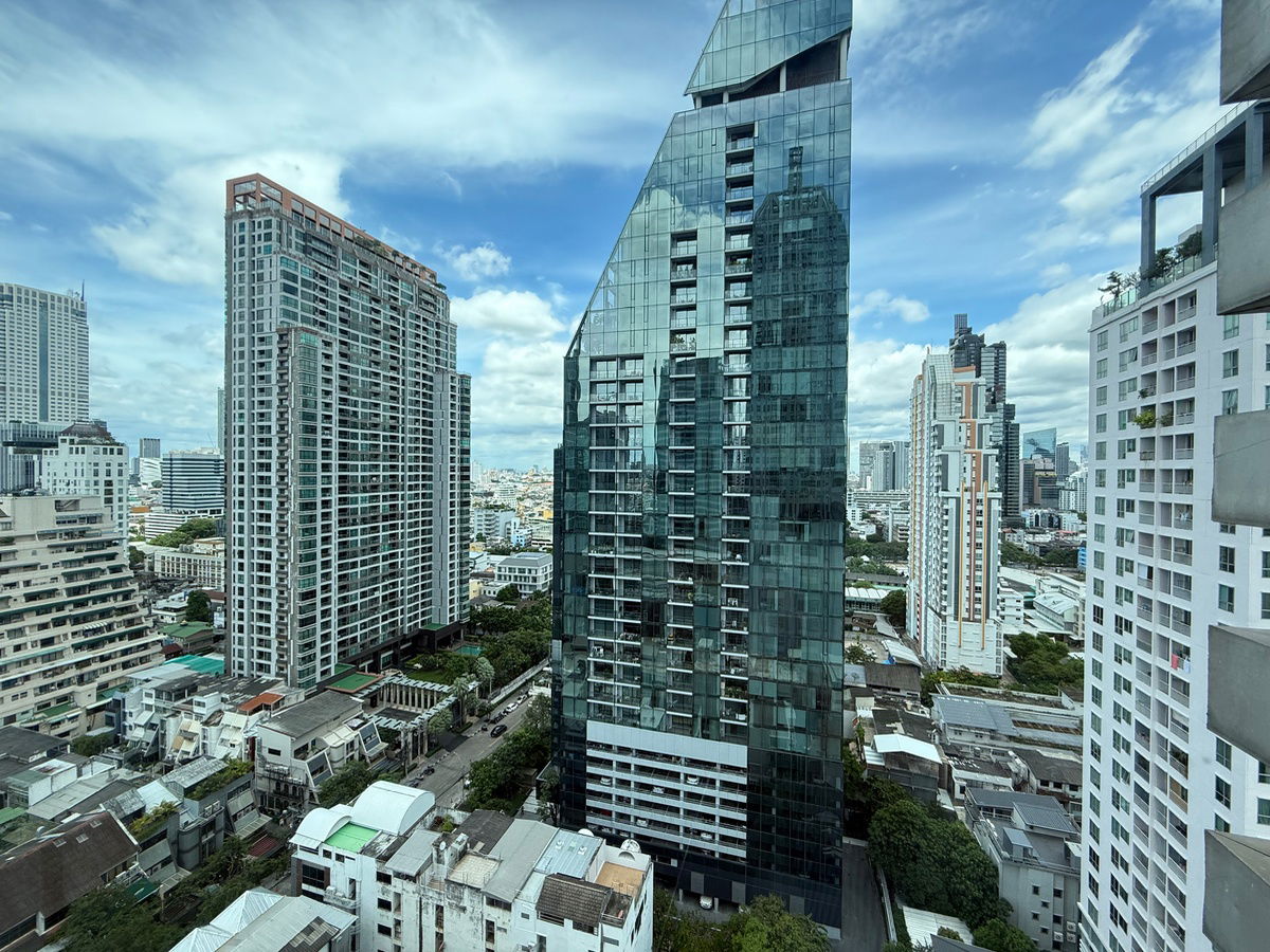 picture For Rent:(1Bed)Silom Suite Condominium, Soi Sathorn 12 - 11/15